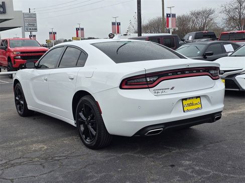 Used 2023 Dodge Charger SXT image 6