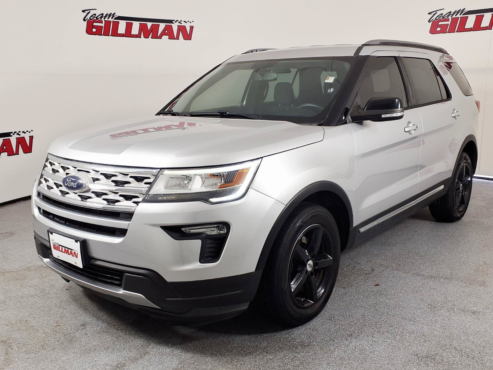 Used 2018 Ford Explorer XLT w/ Equipment Group 201A FWD image 3