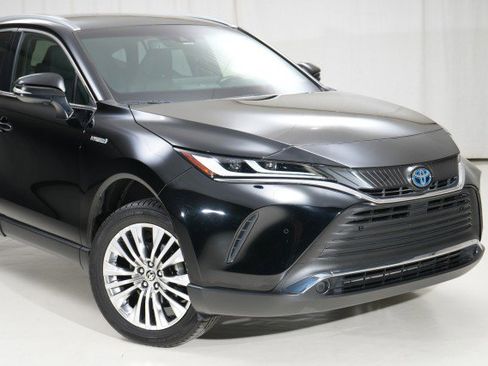Used 2021 Toyota Venza XLE image 11