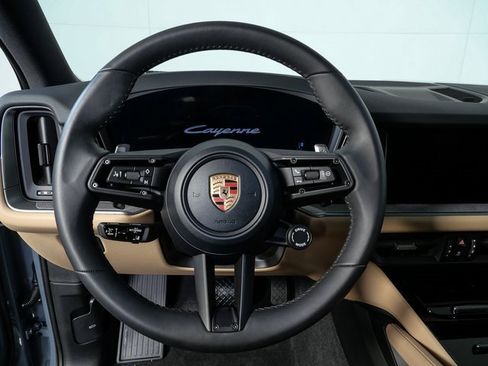 Certified 2026 Porsche Cayenne image 10