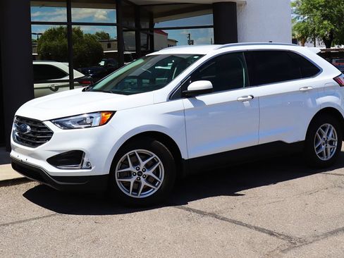 Used 2021 Ford Edge SEL FWD image 3