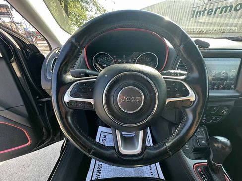 Used 2018 Jeep Compass Trailhawk w/ Leather Interior Group AWD/4WD image 14