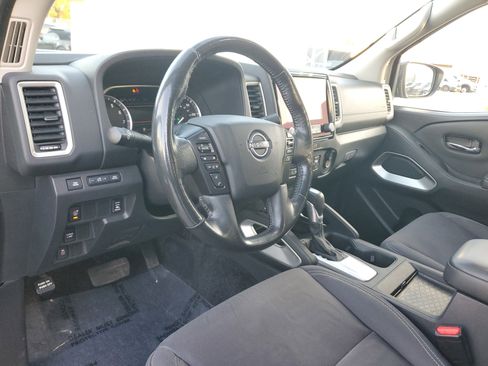 Used 2022 Nissan Frontier SV image 9