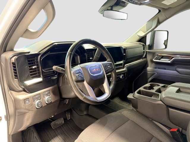 Used 2024 GMC Sierra 3500 SLE w/ SLE Value Package AWD/4WD image 9