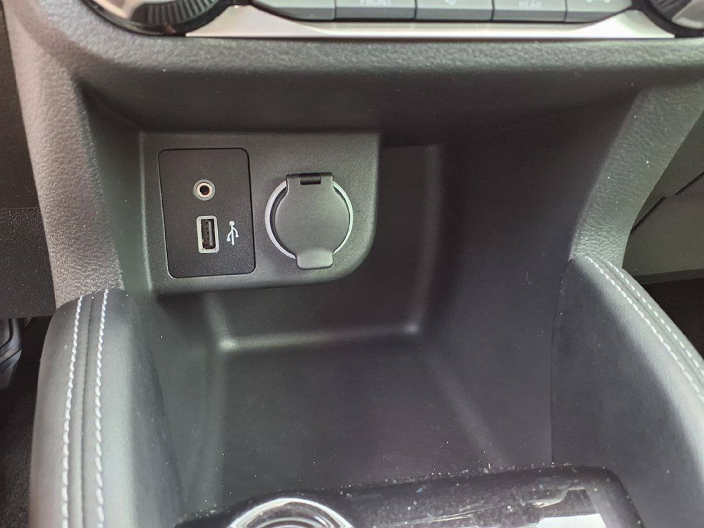 Used 2020 Nissan Kicks SR w/ SR Premium Package FWD image 28