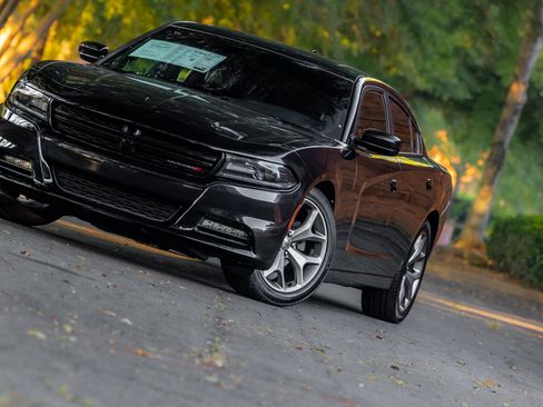 Used 2017 Dodge Charger SXT w/ Plus Group RWD image 24
