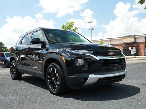 Used 2022 Chevrolet TrailBlazer LT AWD/4WD image 3