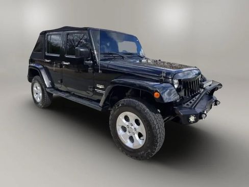 Used 2015 Jeep Wrangler Unlimited Sahara w/ Connectivity Group AWD/4WD image 5