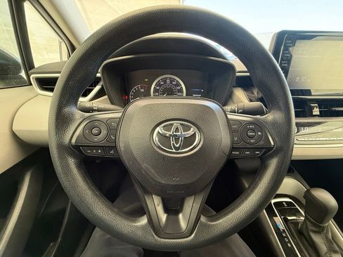Used 2022 Toyota Corolla LE w/ LE Convenience Package FWD image 18