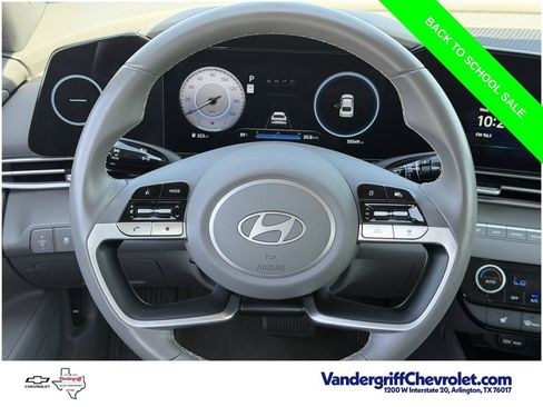 Used 2025 Hyundai Elantra SEL FWD image 10