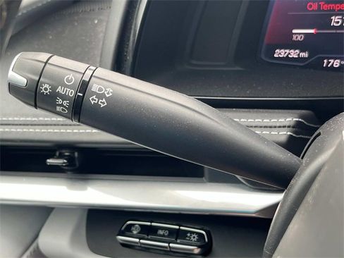 Used 2021 Chevrolet Corvette Stingray Premium Cpe w/ Z51 Performance Package image 24