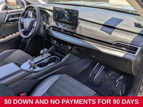 Used 2025 Mitsubishi Outlander SE AWD/4WD image 28