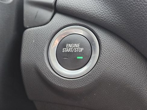 Used 2021 Chevrolet Equinox LT FWD image 26