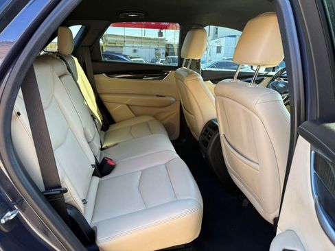 Used 2018 Cadillac XT5 FWD image 10