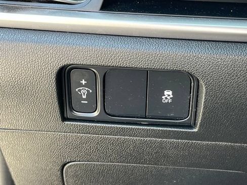 Used 2024 Kia Sorento S w/ Panoramic Sunroof Package FWD image 26