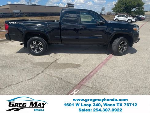 Used 2016 Toyota Tacoma TRD Sport w/ Towing Package RWD image 2