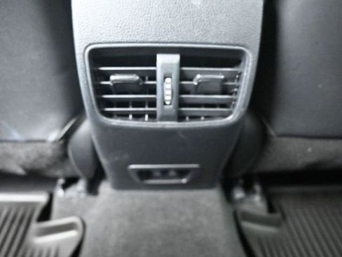 Used 2022 Toyota Corolla Cross XLE w/ Convenience Package image 38