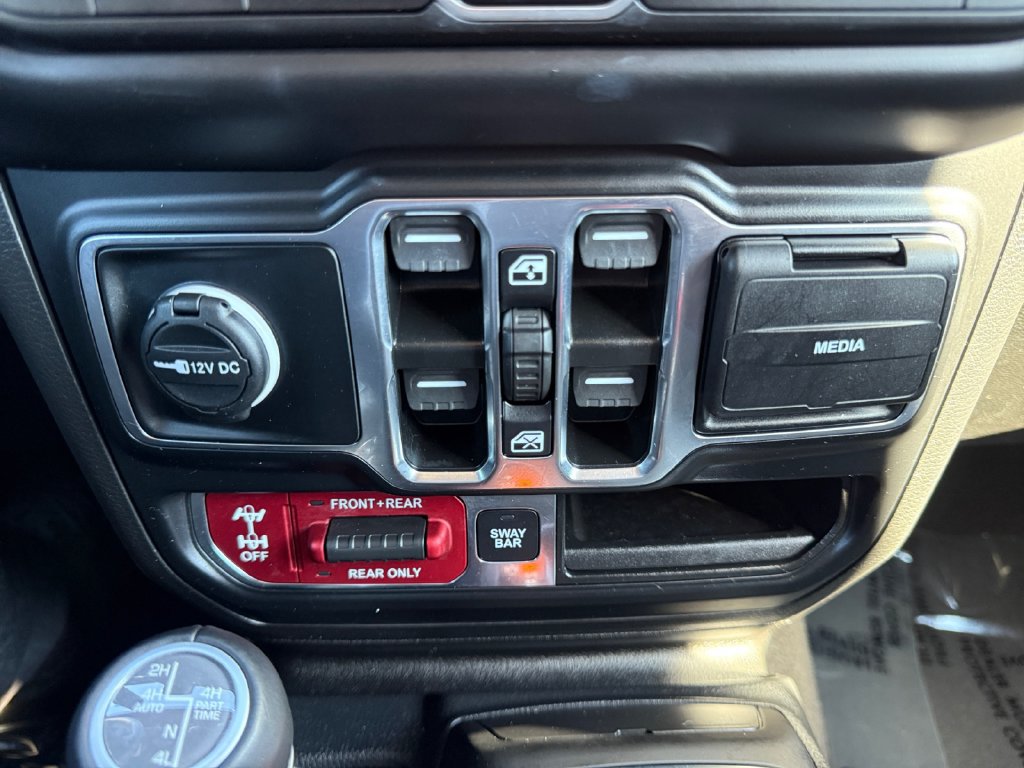 Used 2023 Jeep Wrangler Unlimited Rubicon 4xe w/ Cold Weather Group AWD/4WD image 19