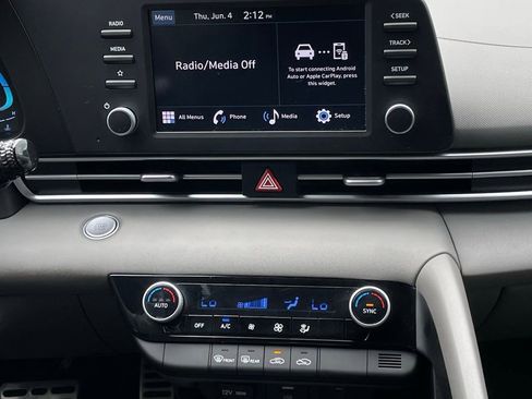 Used 2025 Hyundai Elantra Sport FWD image 17