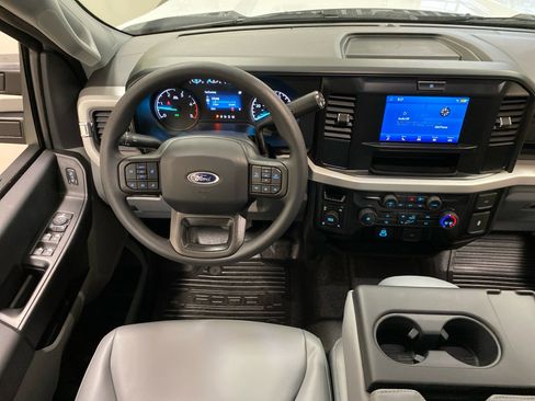 New 2026 Ford F250 XL w/ XL Chrome Package image 15