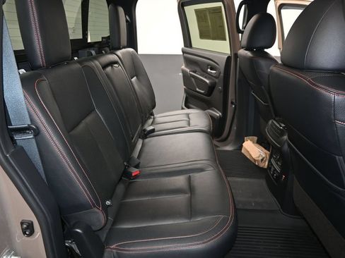 Used 2022 Nissan Titan PRO-4X w/ Pro-4x Convenience Package AWD/4WD image 28