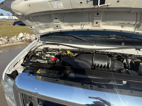 Used 2014 Ford E-250 and Econoline 250 w/ Power Group image 26