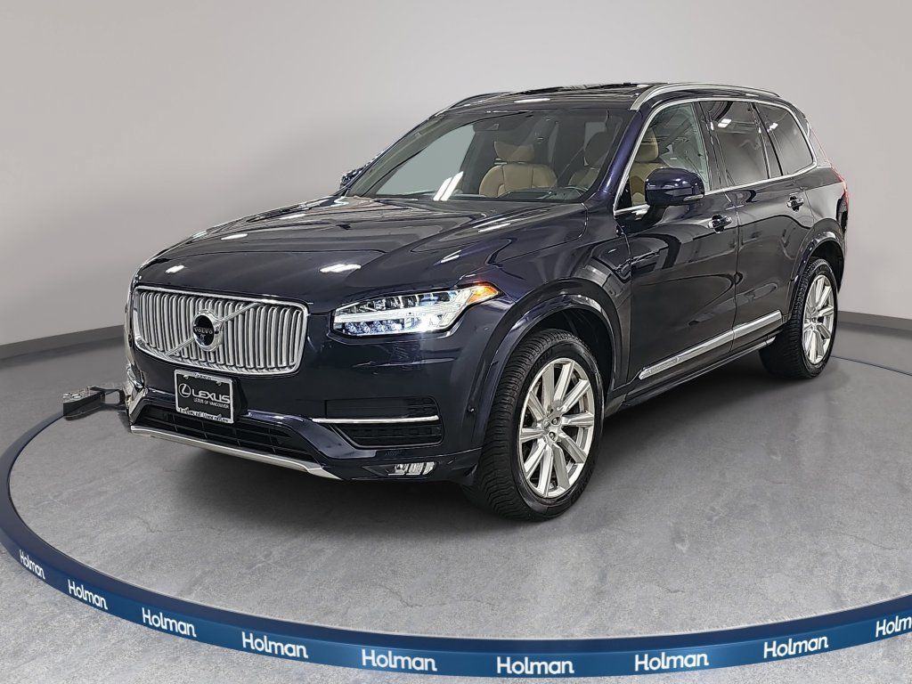 Used 2017 Volvo XC90 T6 Inscription w/ Vision Package AWD/4WD image 1