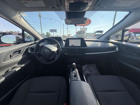 Used 2025 Toyota Prius LE FWD image 14