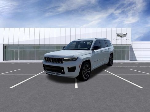 Used 2023 Jeep Grand Cherokee L Overland w/ Rear Seat Video Group I AWD/4WD image 6