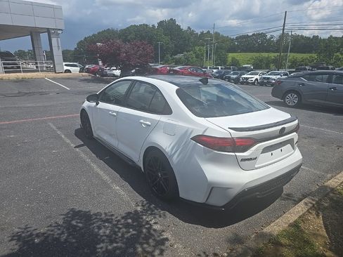 Used 2022 Toyota Corolla XSE FWD image 4