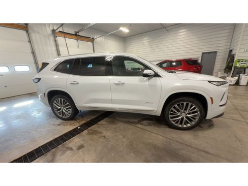 New 2026 Buick Enclave Avenir w/ Super Cruise Package image 9