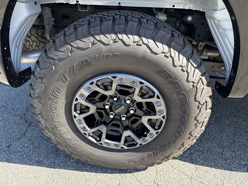 Used 2025 Ford F150 Raptor w/ Equipment Group 803A Raptor R AWD/4WD image 17