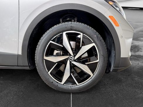 Used 2023 Volkswagen ID.4 Pro S AWD/4WD image 34