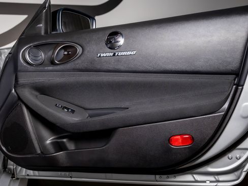 Used 2025 Nissan Z Sport w/ Floor Mat Package RWD image 40