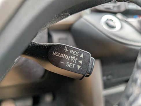 Used 2018 Toyota RAV4 XLE image 17