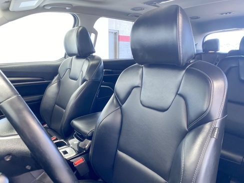 Certified 2024 Kia Telluride S w/ S Sunroof Package FWD image 20