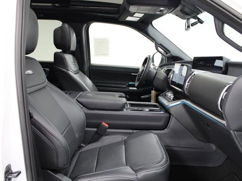 New 2026 Ford Expedition Platinum w/ Stealth Performance Package image 29