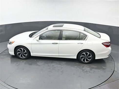 Used 2017 Honda Accord EX image 39