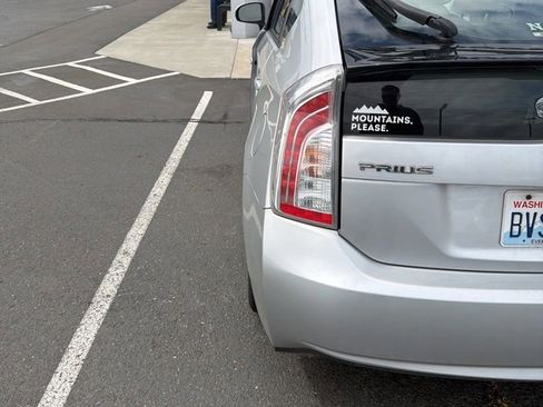 Used 2013 Toyota Prius Two FWD image 10