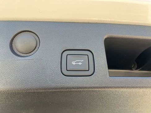 New 2026 Chevrolet Equinox LT w/ Convenience Package II FWD image 7
