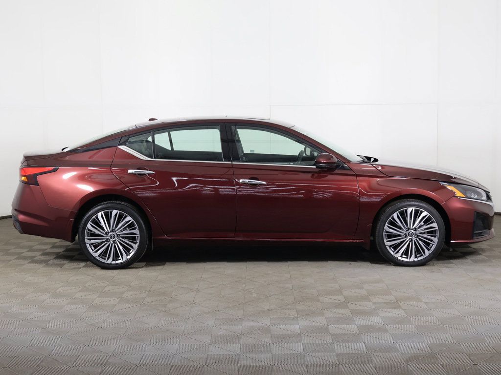 Used 2023 Nissan Altima 2.5 SL AWD/4WD image 19