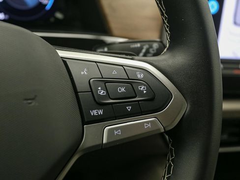 Used 2025 Volkswagen Atlas SE w/ Black Wheel Package image 36