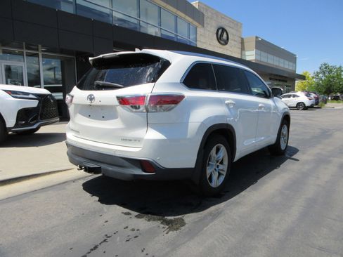 Used 2016 Toyota Highlander Limited Platinum AWD/4WD image 10