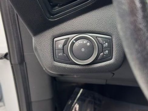 Certified 2019 Ford Escape SE image 11