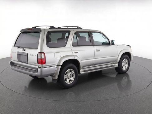 Used 2000 Toyota 4Runner SR5 AWD/4WD image 3