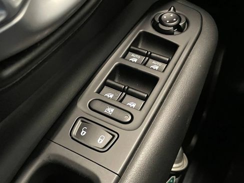 Used 2023 Jeep Renegade Latitude AWD/4WD image 12