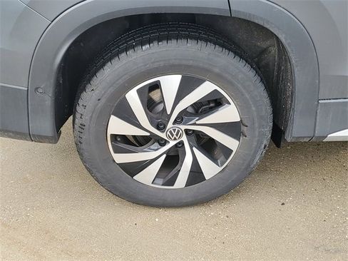 Used 2025 Volkswagen Tiguan S image 5
