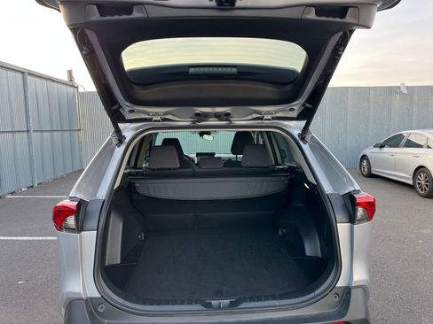 Used 2025 Toyota RAV4 XLE image 31