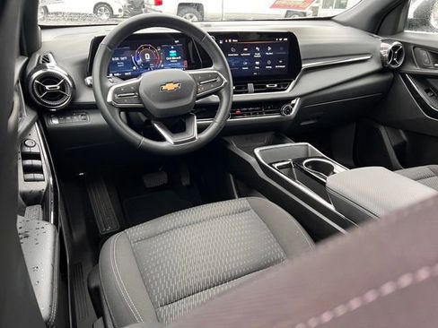Used 2025 Chevrolet Equinox LT AWD/4WD image 12