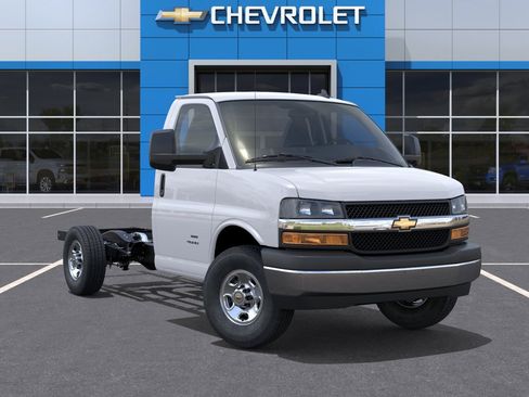 New 2026 Chevrolet Express 3500 w/ Power Convenience Package RWD image 7